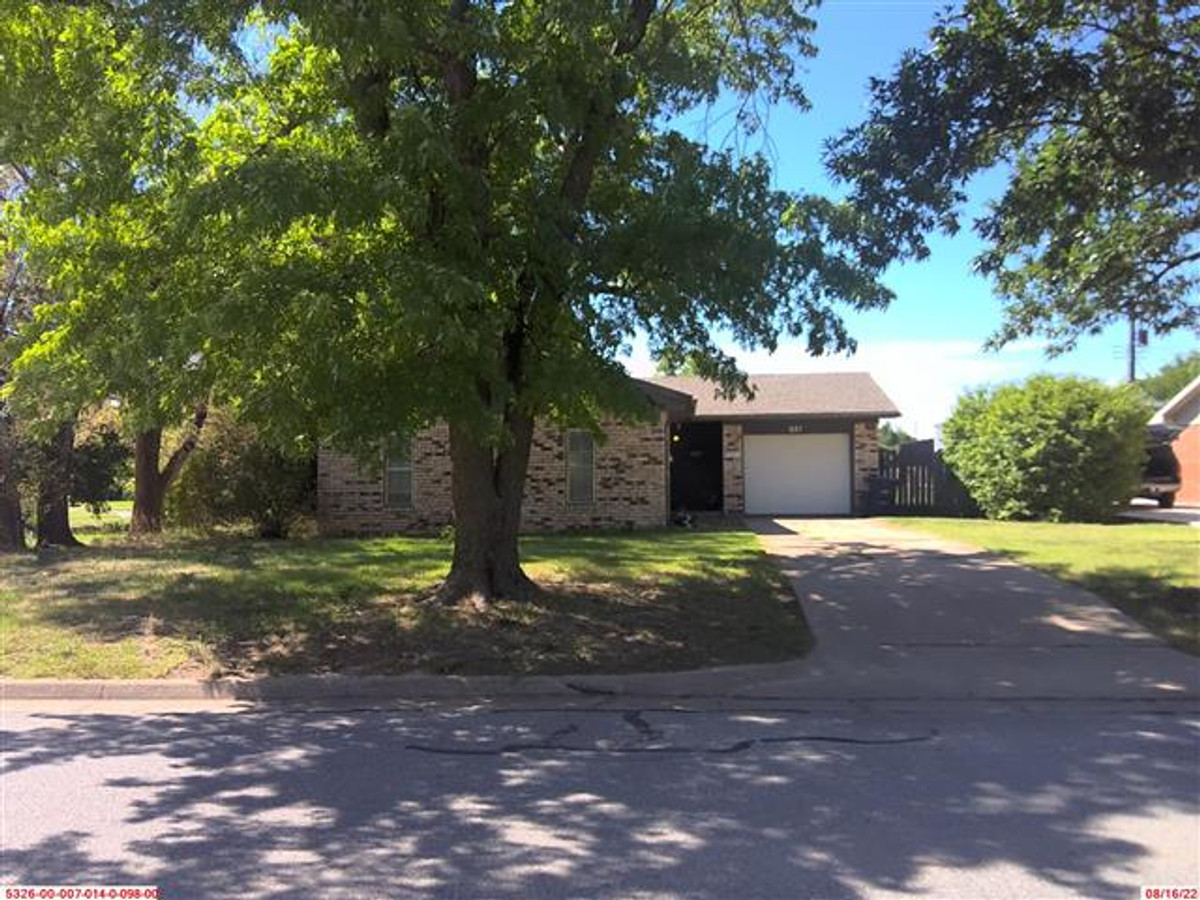 621 West Oxford