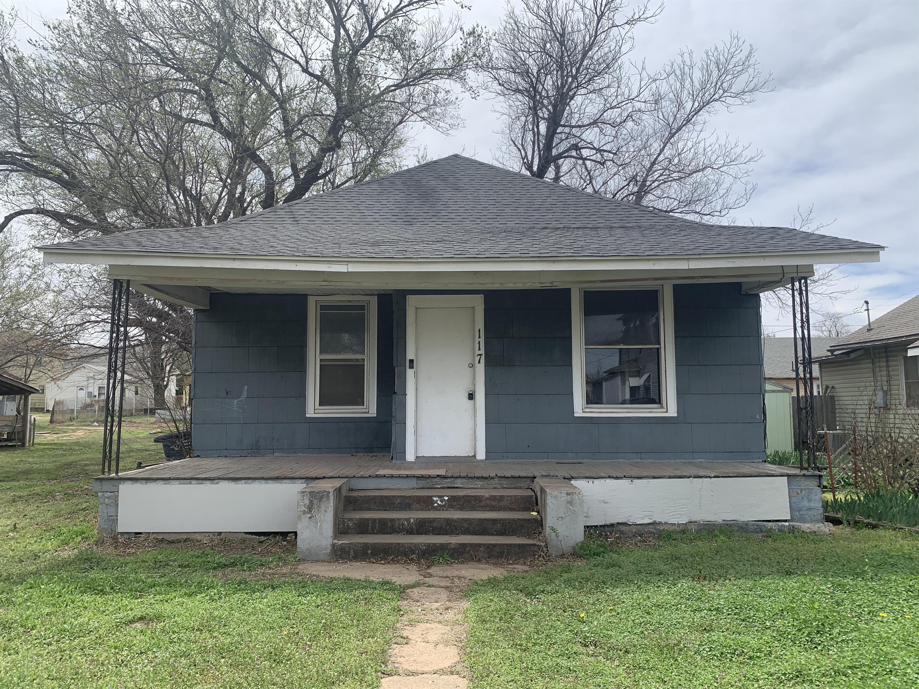 117 W. Cedar