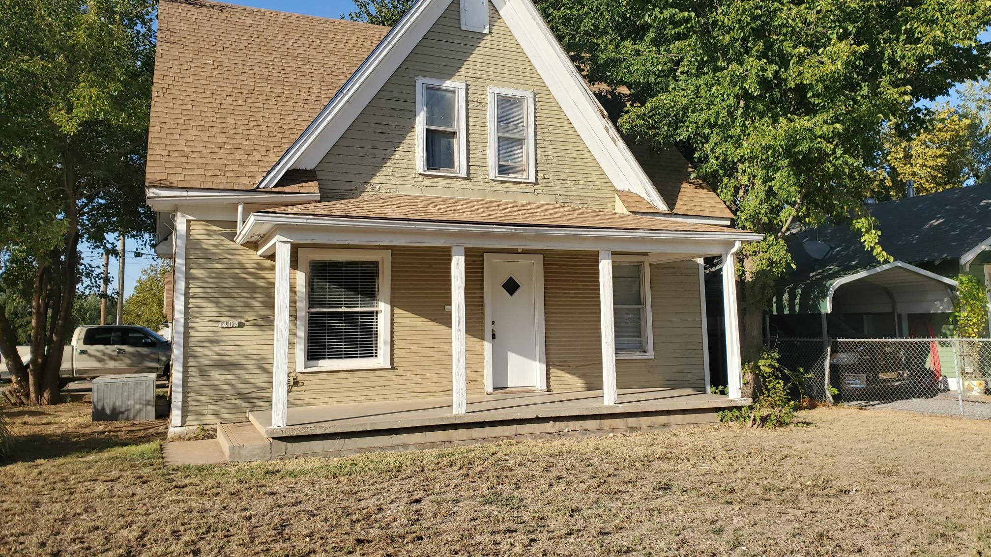 1402 East Maple Avenue